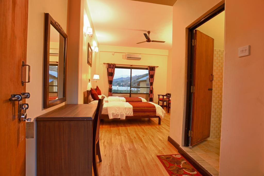 Hotel Lakefront Pokhara Eksteriør bilde