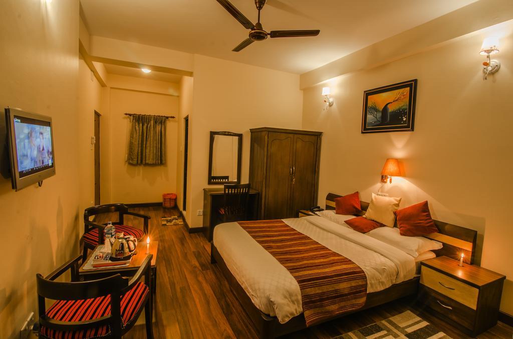 Hotel Lakefront Pokhara Rom bilde