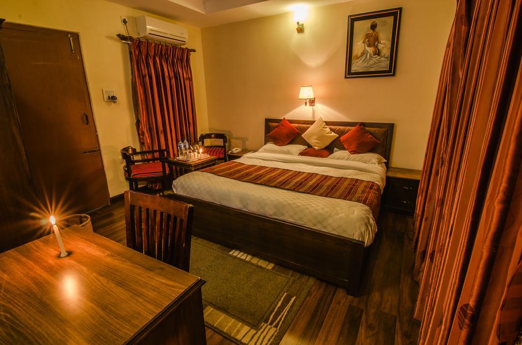 Hotel Lakefront Pokhara Rom bilde