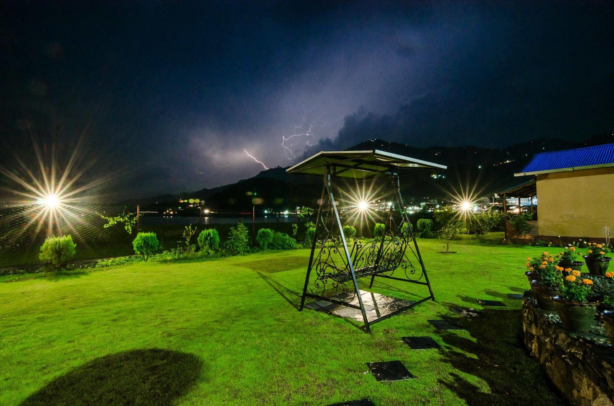 Hotel Lakefront Pokhara Eksteriør bilde